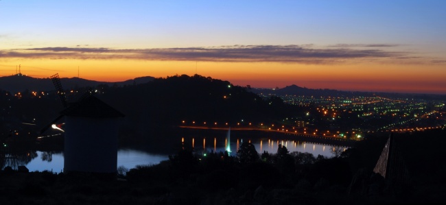 2020年腊月三十除夕夜出生的女孩名字 五行缺水火八字免费取名
