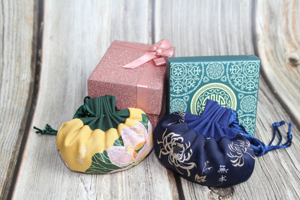 2023年双子女桃花运旺不好  受人欢迎发展顺利