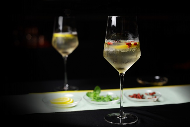 好开心 天天在朋友圈发憨批段子的星座