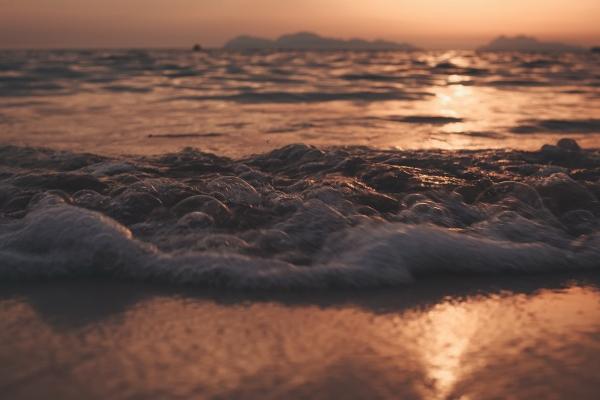 双鱼座2023年春节桃花运吉凶解析 怎么旺桃花  　　