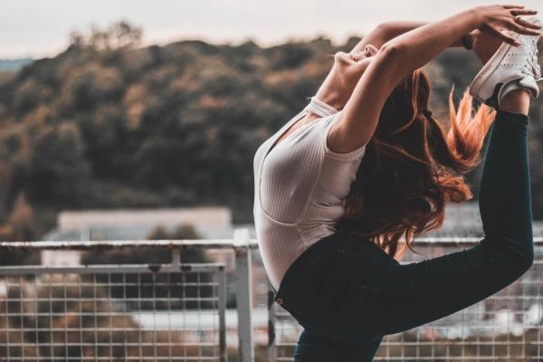 狮子座2023年4月婚姻运走向 陷入僵持局面