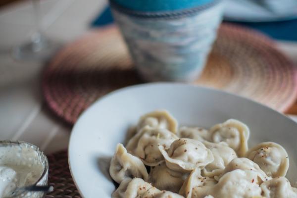 生辰八字查询:2023年农历二月十二出生八字是什么