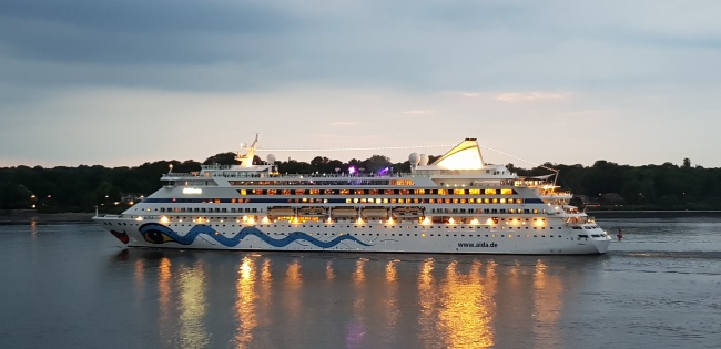 2023年摩羯座桃花运7月运程详解 运势旺盛好事多多