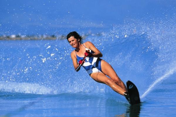 女人一生贫贱凄惨的面相,什么面相不好