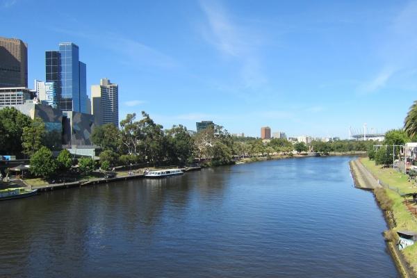 处座男对摩羯女吵得很厉害 摩羯座粘人吗