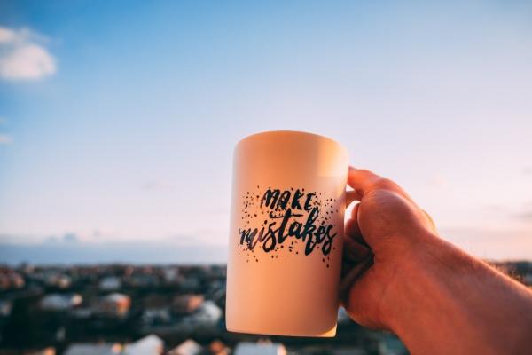 年底属牛七三年还有运势吗,需要注意什么