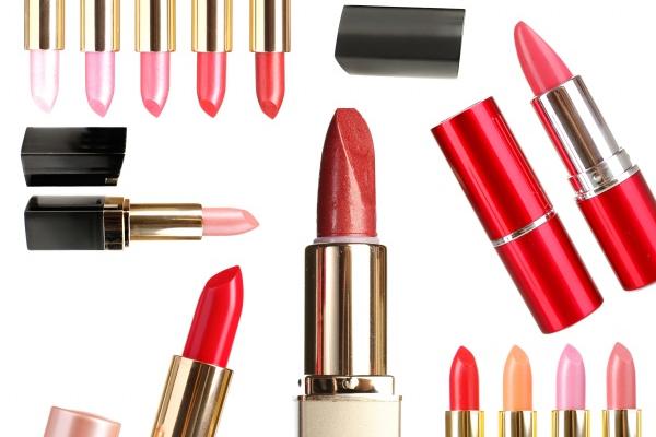 "纵横恋爱舞台!揭秘四大生肖女的倒贴魔力,让你不再孤单!"