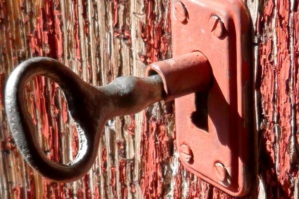 唐绮阳处女座2023年8月运势详解