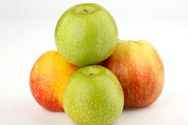 巨蟹男为何痴迷水瓶女 男巨蟹女水瓶是绝配