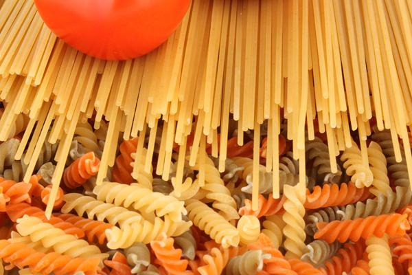 羊男与马女相配婚姻幸福吗 羊男马女爱情配对