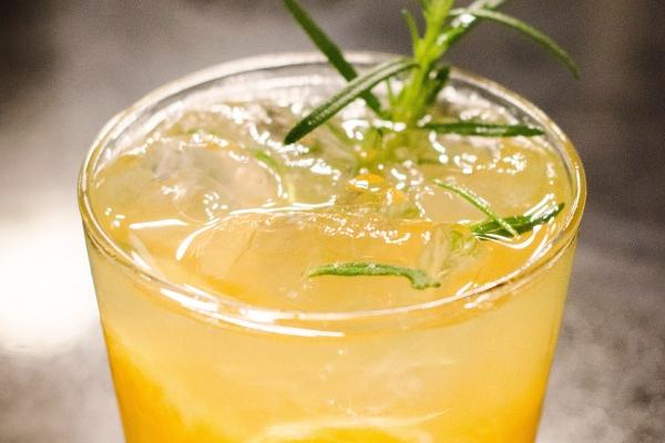 女属鸡男属鼠相配吗 鸡女和鼠男为何相配