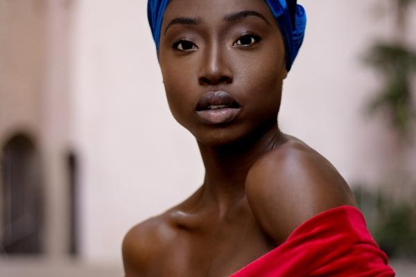 1976年属龙的是什么命运女