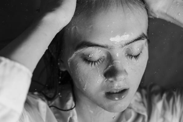 76年龙女注定老来没伴吗