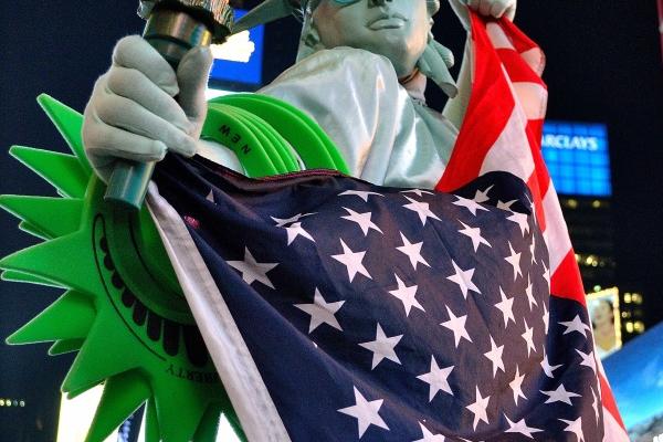 属虎在2025蛇年的运气如何