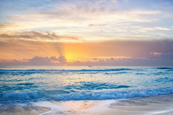 1986年炉中火命缺什么