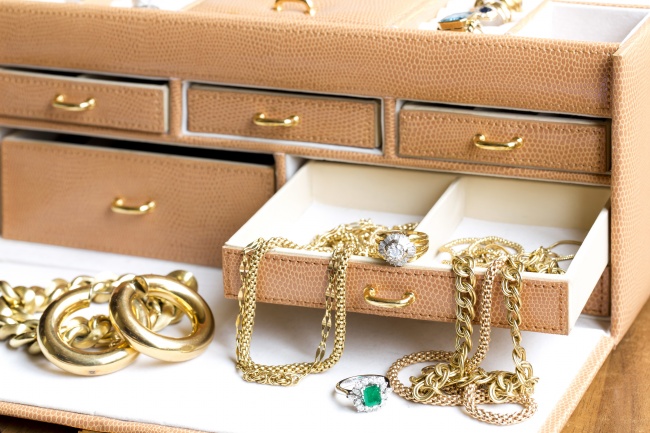 76年龙女大劫在哪一年