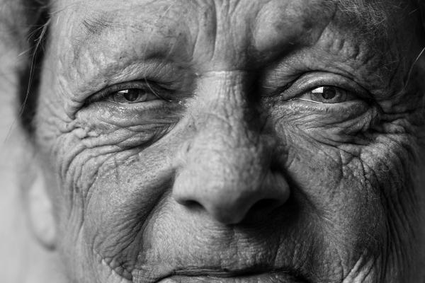 属龙的男花心还是专一