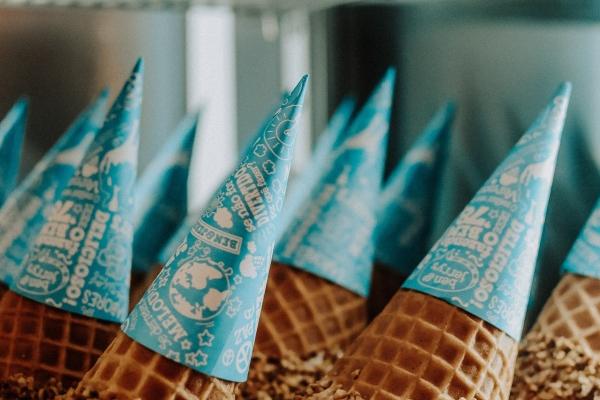 牛跟马一起做事财运好吗