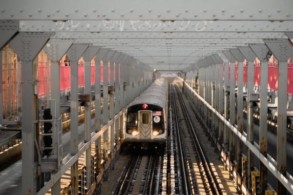 梦见自己掉沟里了是什么意思