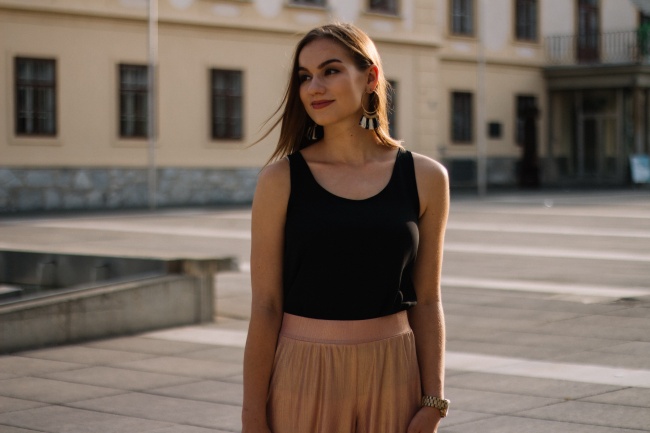 梦到了狗吃鸟意味什么