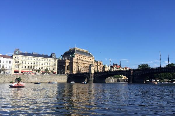 梦见黑色大门是好的征兆吗