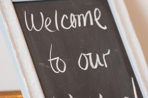 梦见别人讲话是怎么回事