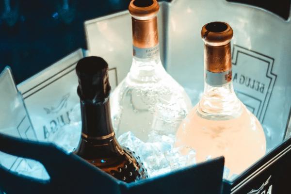 2026年谁最旺属鸡人，2026年属鸡女的贵人是谁