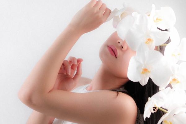 属马女被谁呵护到老